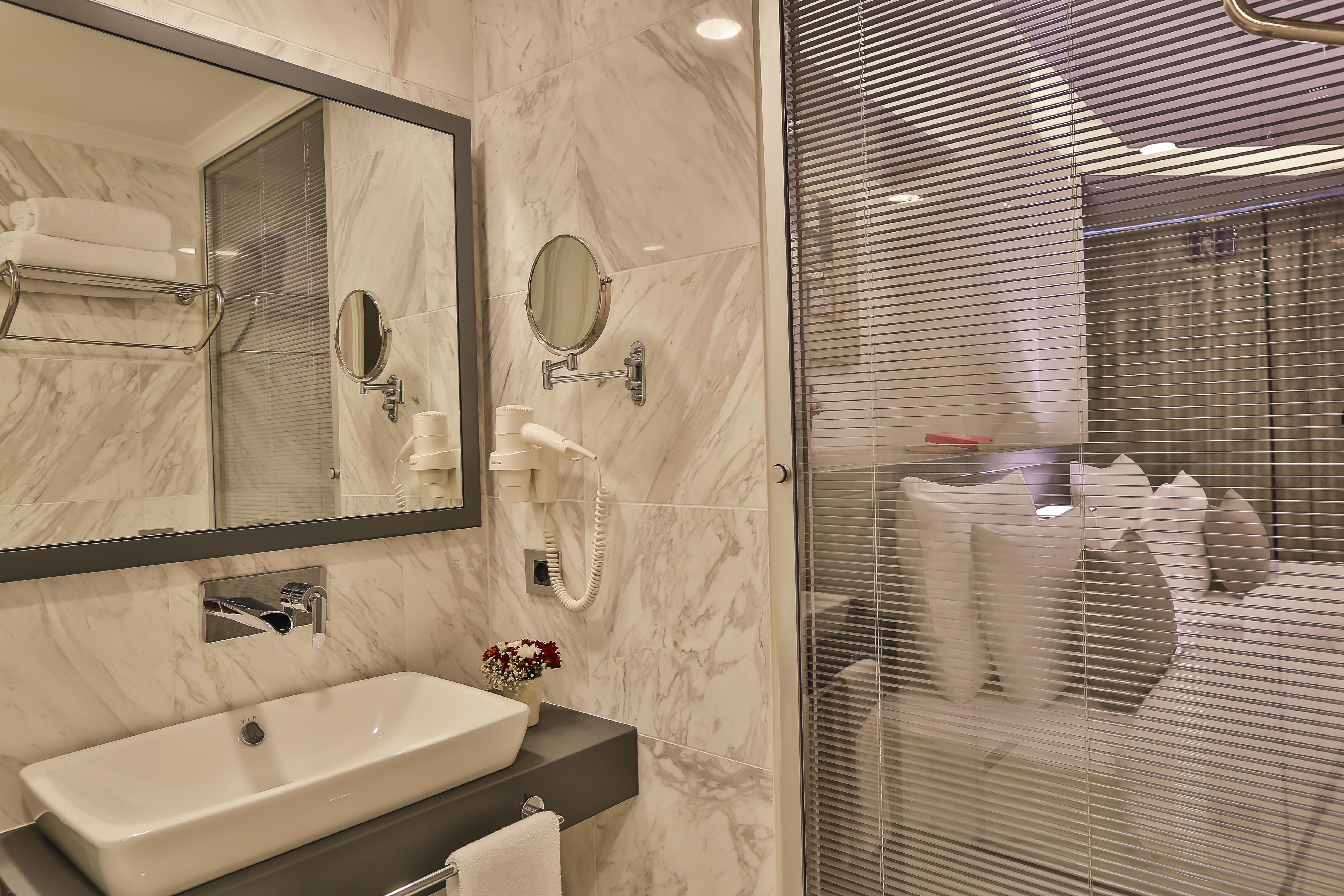 Business Life Hotel Istanbul Bagian luar foto